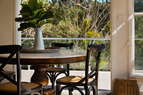 Lake Como Villa - Sunshine Coast Tourism 5