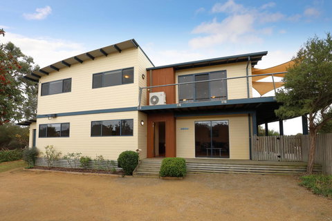 Via Nuova - Holiday Sunshine Coast 0