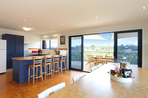 Via Nuova - Holiday Sunshine Coast 3