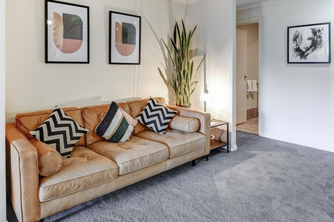 Southbank Tower Apartments - Sunshine Coast Tourism 4