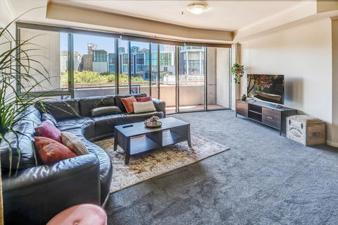 Southbank Tower Apartments - Sunshine Coast Tourism 0