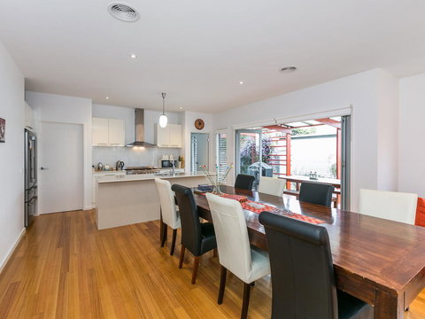 Torquay Timeout - Sunshine Coast Tourism 3