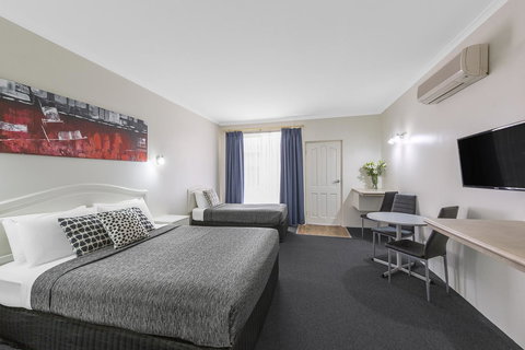 Cathedral Motor Inn - Sunshine Coast Tourism 15