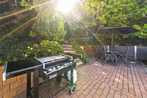 Cathedral Motor Inn - Sunshine Coast Tourism 4