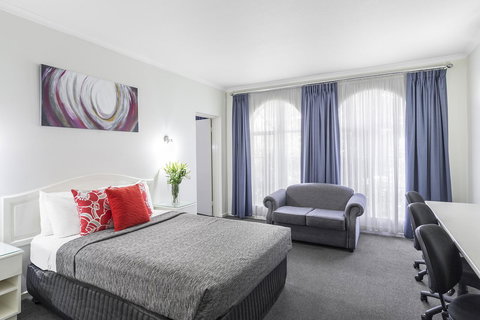 Cathedral Motor Inn - Sunshine Coast Tourism 12