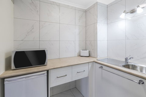 Cathedral Motor Inn - Sunshine Coast Tourism 14