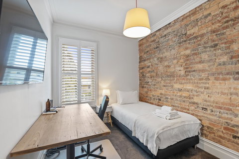 Work Sleep Live Melbourne - Holiday Sunshine Coast 6