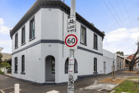 Work Sleep Live Melbourne - Holiday Sunshine Coast 18