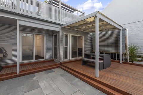 Work Sleep Live Melbourne - Holiday Sunshine Coast 13