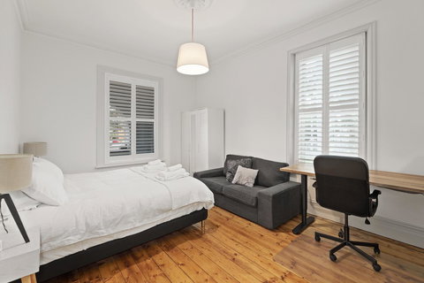 Work Sleep Live Melbourne - Holiday Sunshine Coast 2