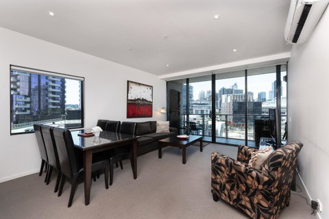 Dockland Kings Lucky 805 - Sunshine Coast Tourism 1