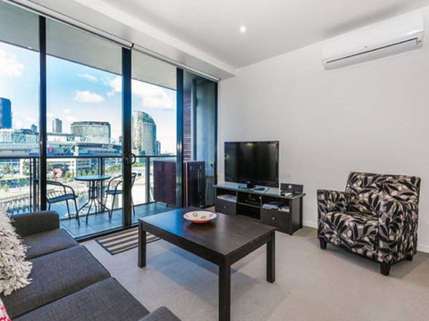 Dockland Kings Lucky 805 - Sunshine Coast Tourism 16
