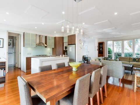 Boutique Stays - Maple On Kent - Holiday Sunshine Coast 3