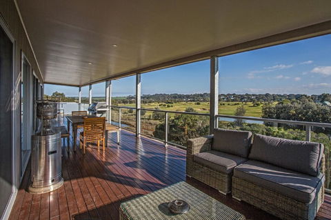 Saltwater Breeze Retreat - Sunshine Coast Tourism 7