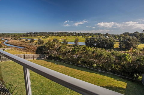 Saltwater Breeze Retreat - Sunshine Coast Tourism 8