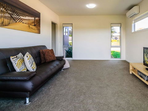 Saltwater Breeze Retreat - Sunshine Coast Tourism 23