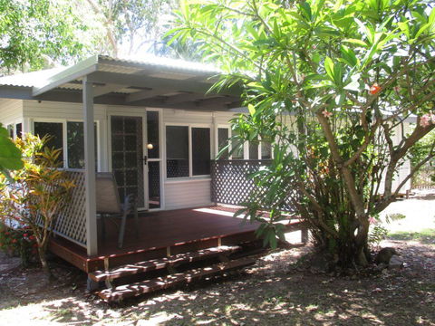 Dandaloo Gardens - Sunshine Coast Tourism 0
