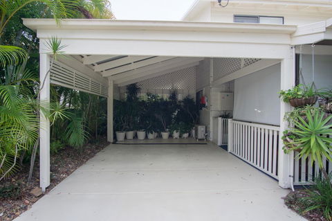 Debbie\'s Place - Sunshine Coast Tourism 24