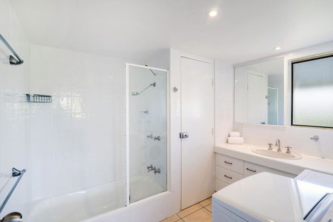 Sunseeker Holiday Apartments - Holiday Sunshine Coast 27