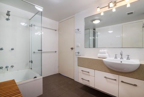 Sunseeker Holiday Apartments - Holiday Sunshine Coast 37