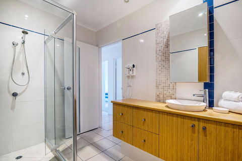 Sunseeker Holiday Apartments - Holiday Sunshine Coast 4