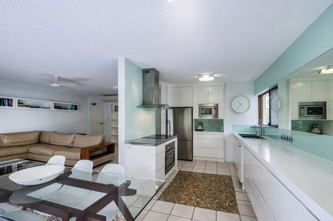 Sunseeker Holiday Apartments - Holiday Sunshine Coast 38