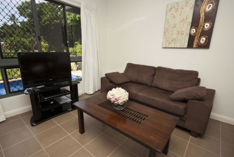 Woodville Beach Townhouse 6 - Sunshine Coast Tourism 11