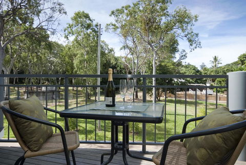 Woodville Beach Townhouse 6 - Sunshine Coast Tourism 10