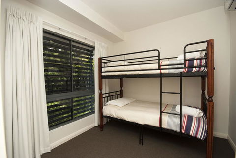 Woodville Beach Townhouse 6 - Sunshine Coast Tourism 1