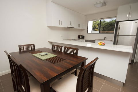 Woodville Beach Townhouse 6 - Sunshine Coast Tourism 7