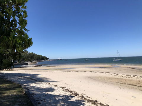 Bribie Island Hotel - Holiday Sunshine Coast 9