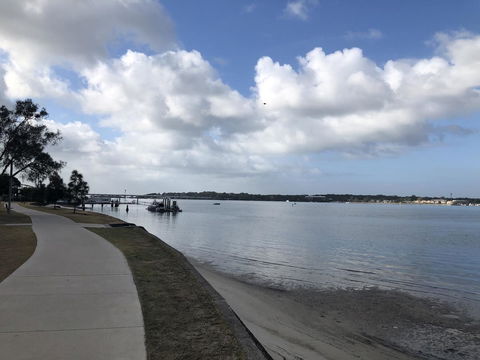 Bribie Island Hotel - Holiday Sunshine Coast 5