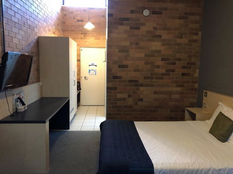 Bribie Island Hotel - Holiday Sunshine Coast 3