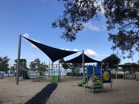 Bribie Island Hotel - Holiday Sunshine Coast 23