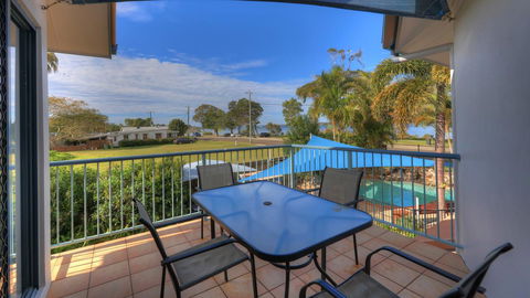 Dolphin Waters - Sunshine Coast Tourism 8