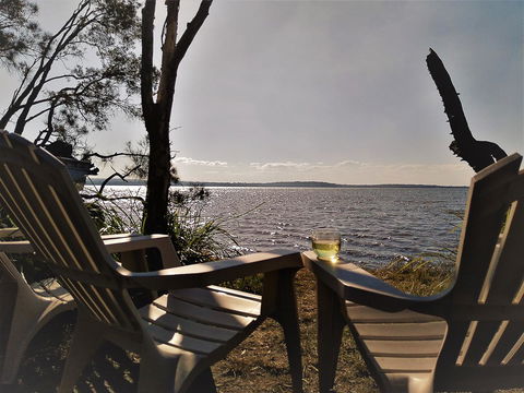 Lake Weyba Noosa Lodge & Kangaroos - Holiday Sunshine Coast 3