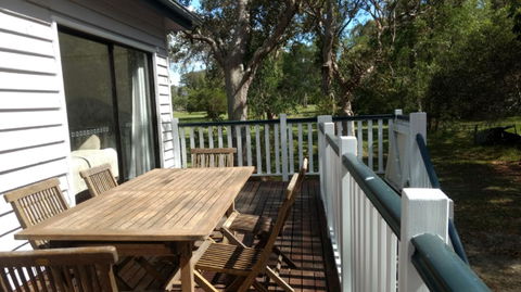 Lake Weyba Noosa Lodge & Kangaroos - Holiday Sunshine Coast 21