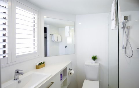 Ocean Breeze Resort - Sunshine Coast Tourism 21