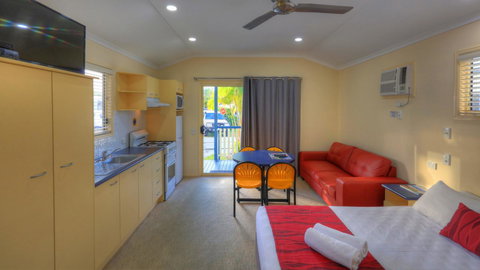 Alex Beach Cabins And Tourist Park - Sunshine Coast Tourism 23