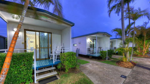 Alex Beach Cabins And Tourist Park - Sunshine Coast Tourism 7