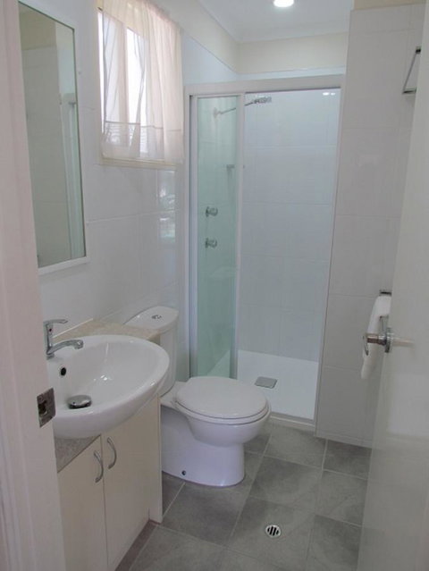 Alex Beach Cabins And Tourist Park - Sunshine Coast Tourism 37