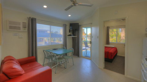 Alex Beach Cabins And Tourist Park - Sunshine Coast Tourism 32
