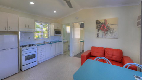 Alex Beach Cabins And Tourist Park - Sunshine Coast Tourism 22