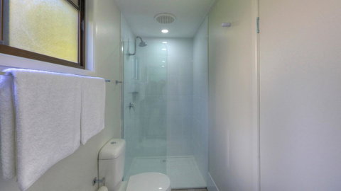 Alex Beach Cabins And Tourist Park - Sunshine Coast Tourism 28