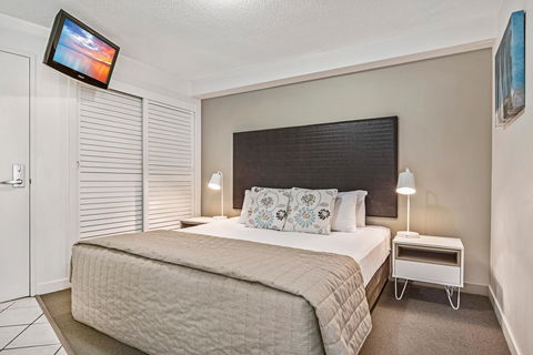 Mantra Mooloolaba Beach - Sunshine Coast Tourism 3