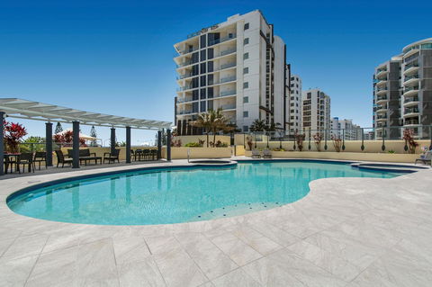 Mantra Mooloolaba Beach - Sunshine Coast Tourism 0
