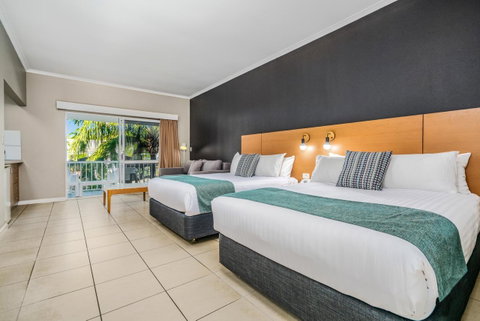 Hotel Grand Chancellor Palm Cove - Sunshine Coast Tourism 6