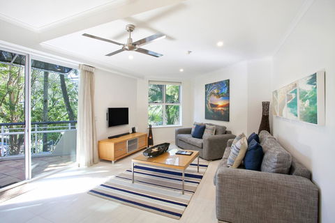 Emerald Noosa - Sunshine Coast Tourism 24