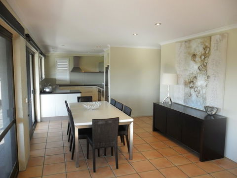 Myuna Holiday Apartments - Holiday Sunshine Coast 32