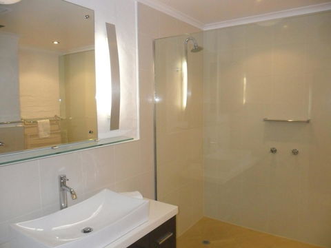 Myuna Holiday Apartments - Holiday Sunshine Coast 42